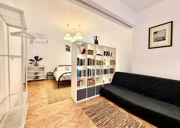 Apartment Art Garage