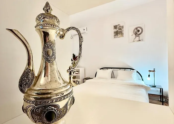 Art Garage Apartment *